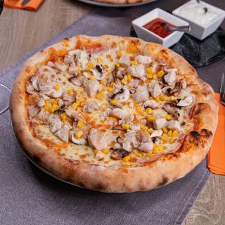 Pizza cu piept de pui