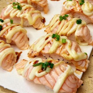 Nigiri de salmón flameados(2uds)