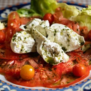Ensalada de Burrata a la Caprese