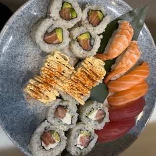 122. Combinado Para 2 Personas (18 Pzs.)