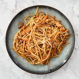 29. Tallarines Fritos 3 Delicias