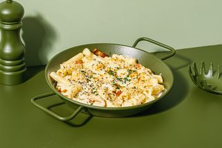 Paste gratinate cu pui