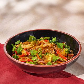 Рисовая лапша с курицей