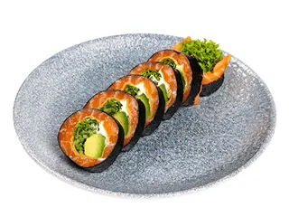 Futomaki sashimi z łososiem i awokado