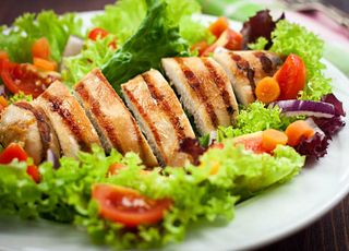 Ensalada De Pechuga Empanada