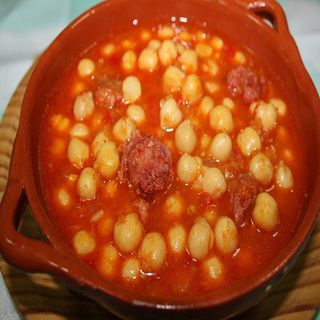 Potaje de garbanzos (ración 370 Cc.)