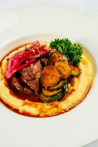 Томлёная говядина с картофельным пюре