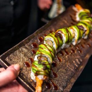 Dragon roll