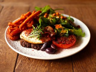 Бататний сніданок із біфштексом (385g)