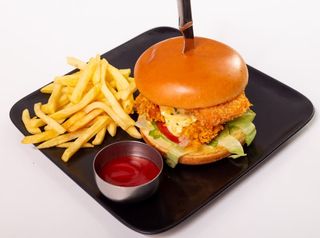  Пилешки бургер (350г)