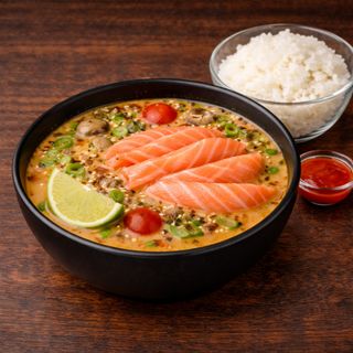 Том Ям з лососем (350/100г)