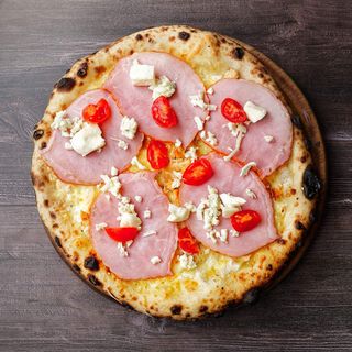 Pizza Totorino 32cm + Coca Cola 0,5l