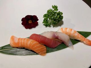 172. Nigiri misto - 4 pezzi