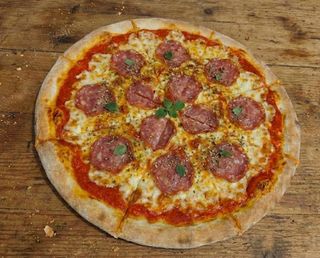 Pizza de Salame