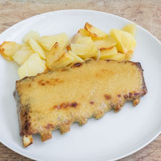 Costilla de cerdo en salsa de miel y mostaza