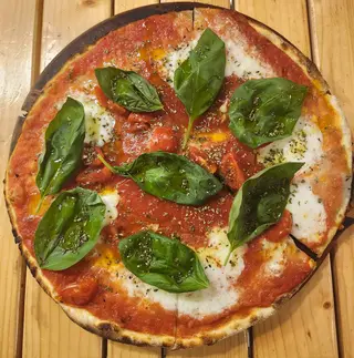 Pizze Rosse Bufala E Pomodorini (33 Cm.)