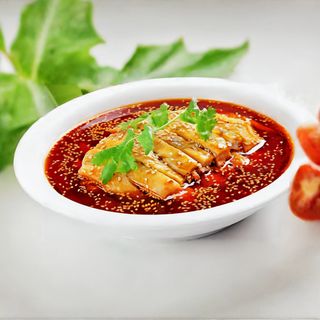 Ашты тұздықтағы тауық ет салаты Варенная курица в соусе