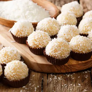Brigadeiro Beijinho ( Coco)