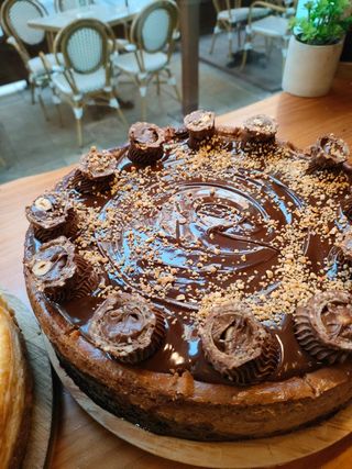 BROWNIE CHEESECAKE FERRERO ROCHER