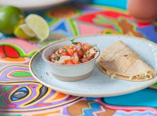 big quesadilla con jamón