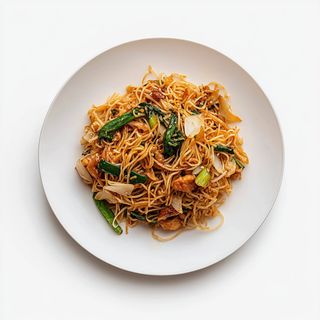 Makaron chiński z owocami morza na ostro 550 gr