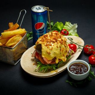 MENIU Trio Burger – Burger Place + Garnitura + Racoritoare