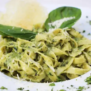 Tagliatelle al Pesto