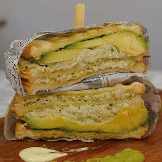 Sandwip Reina + patatas fritas