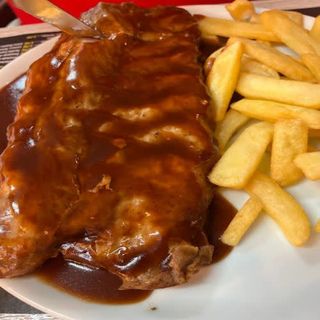 Costillar barbacoa + patatas