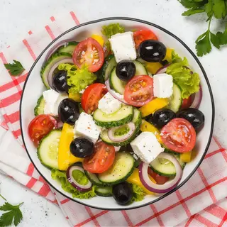Ensalada Griega Con Queso Feta