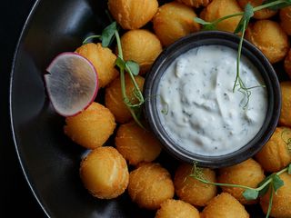 Картопляні крокети з соусом/Potato croquettes with sour cream sauce (200g)