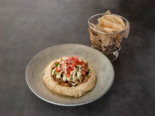 Hummus Con Pollo