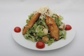 სალათი ცეზარი ქათმით