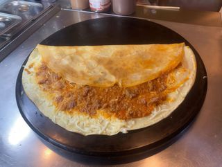 Crepe De Boloñesa Y Queso