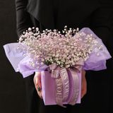 Композиція з гіпсофіли у фіолетовому кольорі