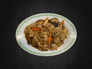 Svinjetina s bambusom i kineskim gljivama