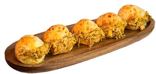 PAN DE QUESO RELLENO DE POLLO MECHADO