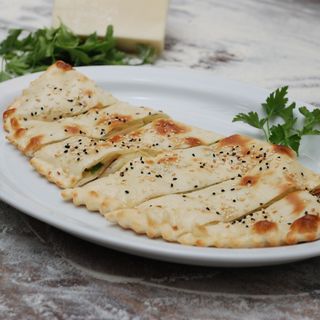 Чебурек з копченою куркою та сиром Дор Блю