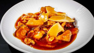 300. Manzo con bambù e funghi