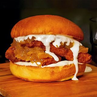 Burger Cabramelizada de Pollo