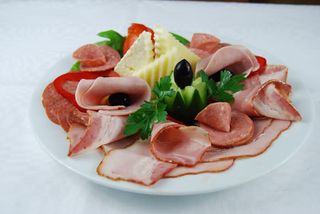 Aperitiv romanesc rece