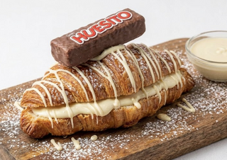 Croissant De Nocilla Blanca Y Huesitos