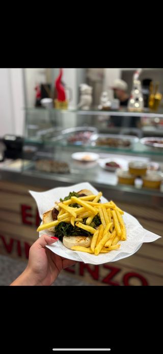 Salsiccia, friarielli e patatine