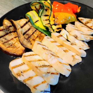 Tagliata di pollo dell'orto