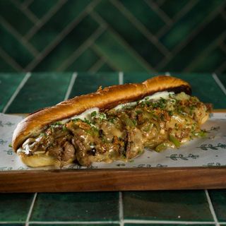 "Philly cheesesteak" sendvič