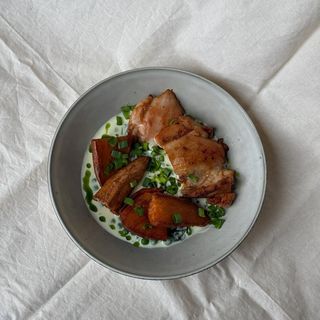 Батат печений з курячим стегном