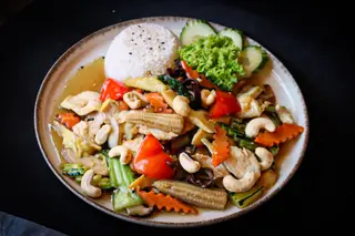 Filet Gà Xào Hạt Điều