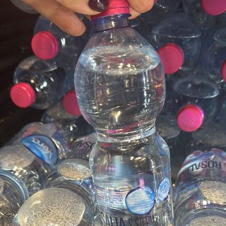 Acqua frizzante grande