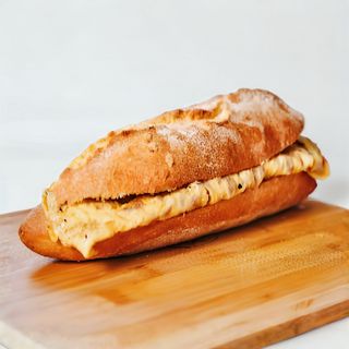 Bocadillo De Tortilla De Jamón