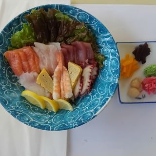 Chirashi Sushi